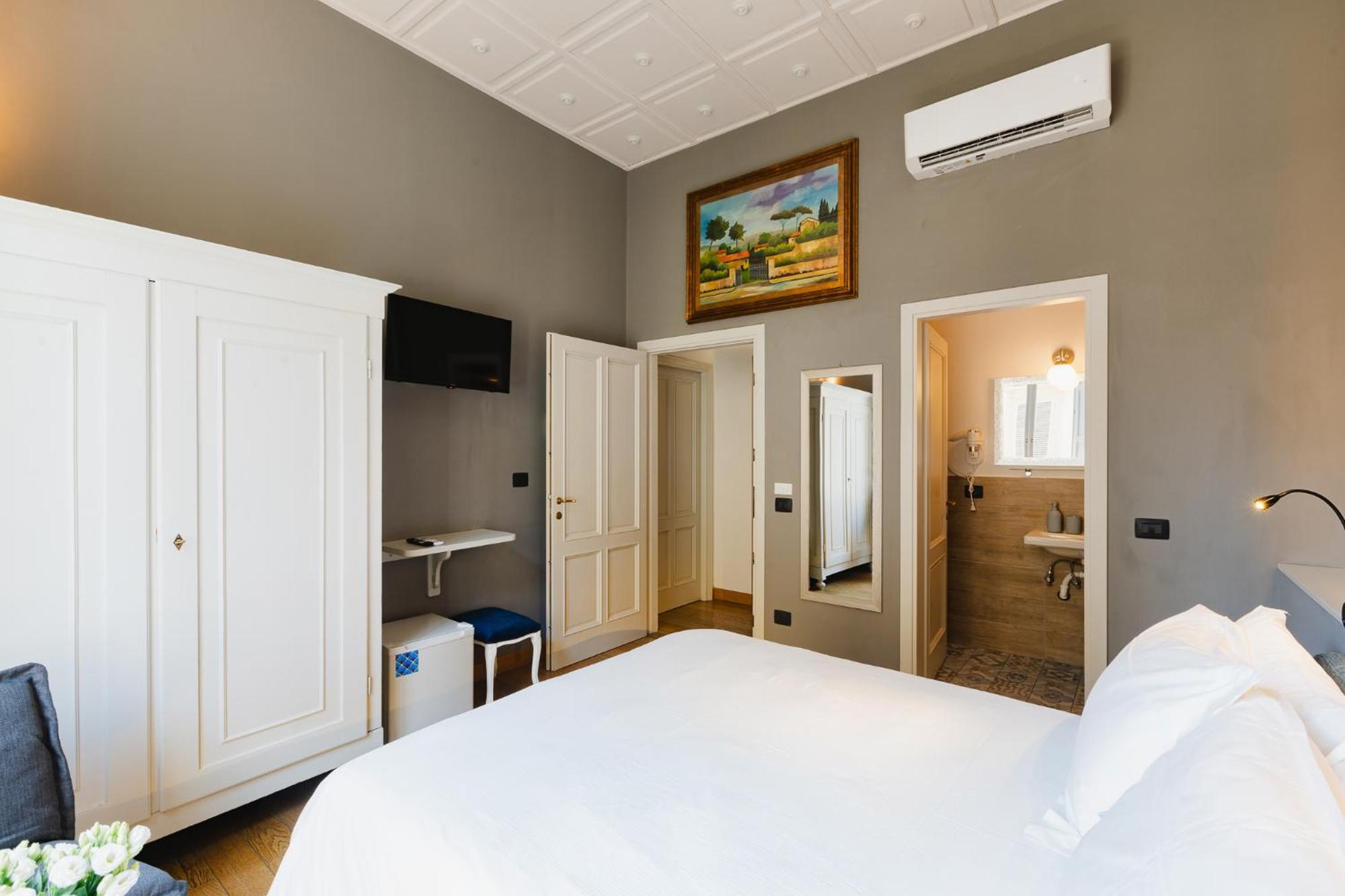 Bed and Breakfast Am Collection Cavour Флоренция Экстерьер фото